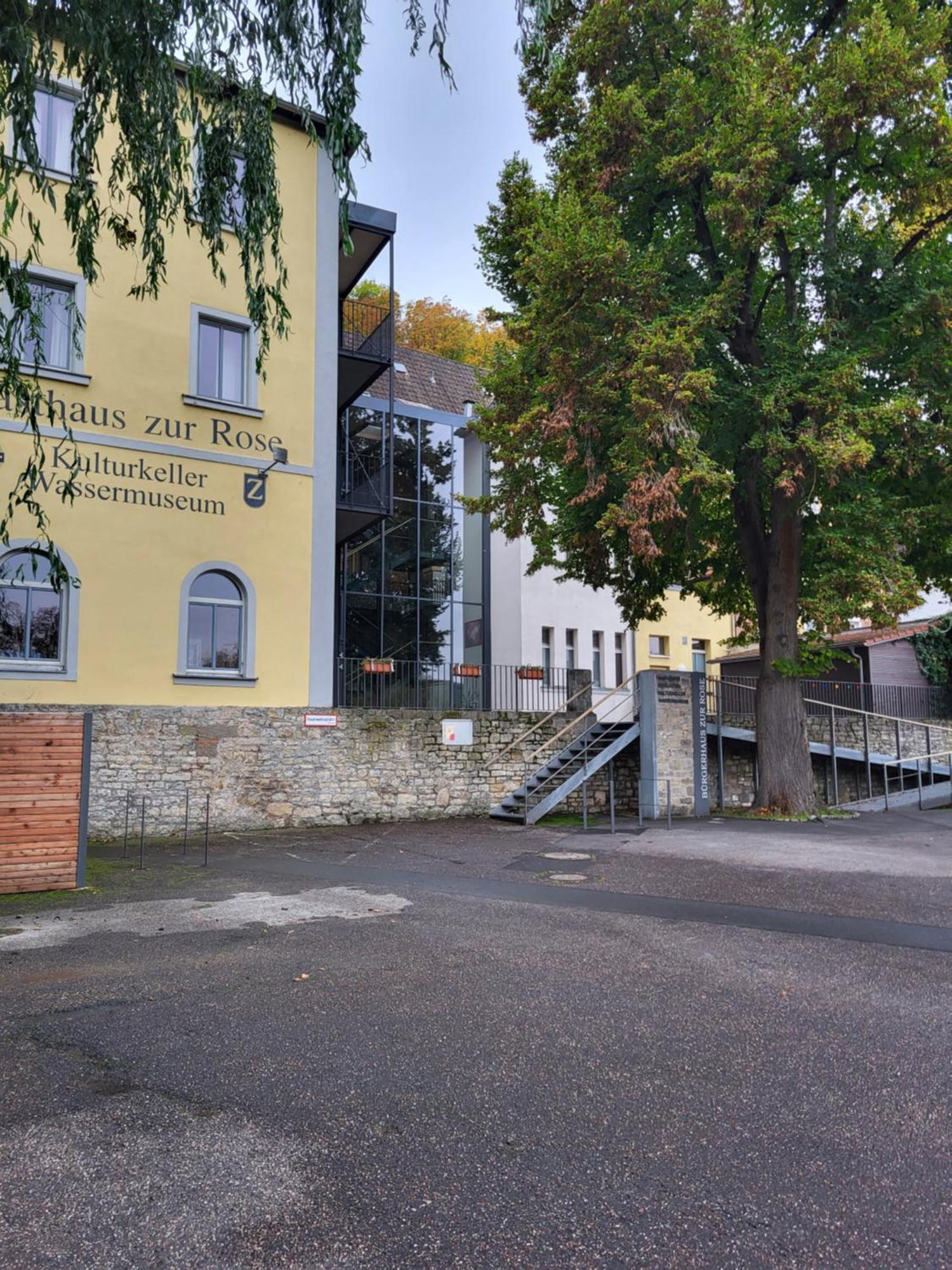 Zell am Main Gasthaus Zur Rose, Peruanisches Restaurant Und Franzoesisches Cafe מראה חיצוני תמונה