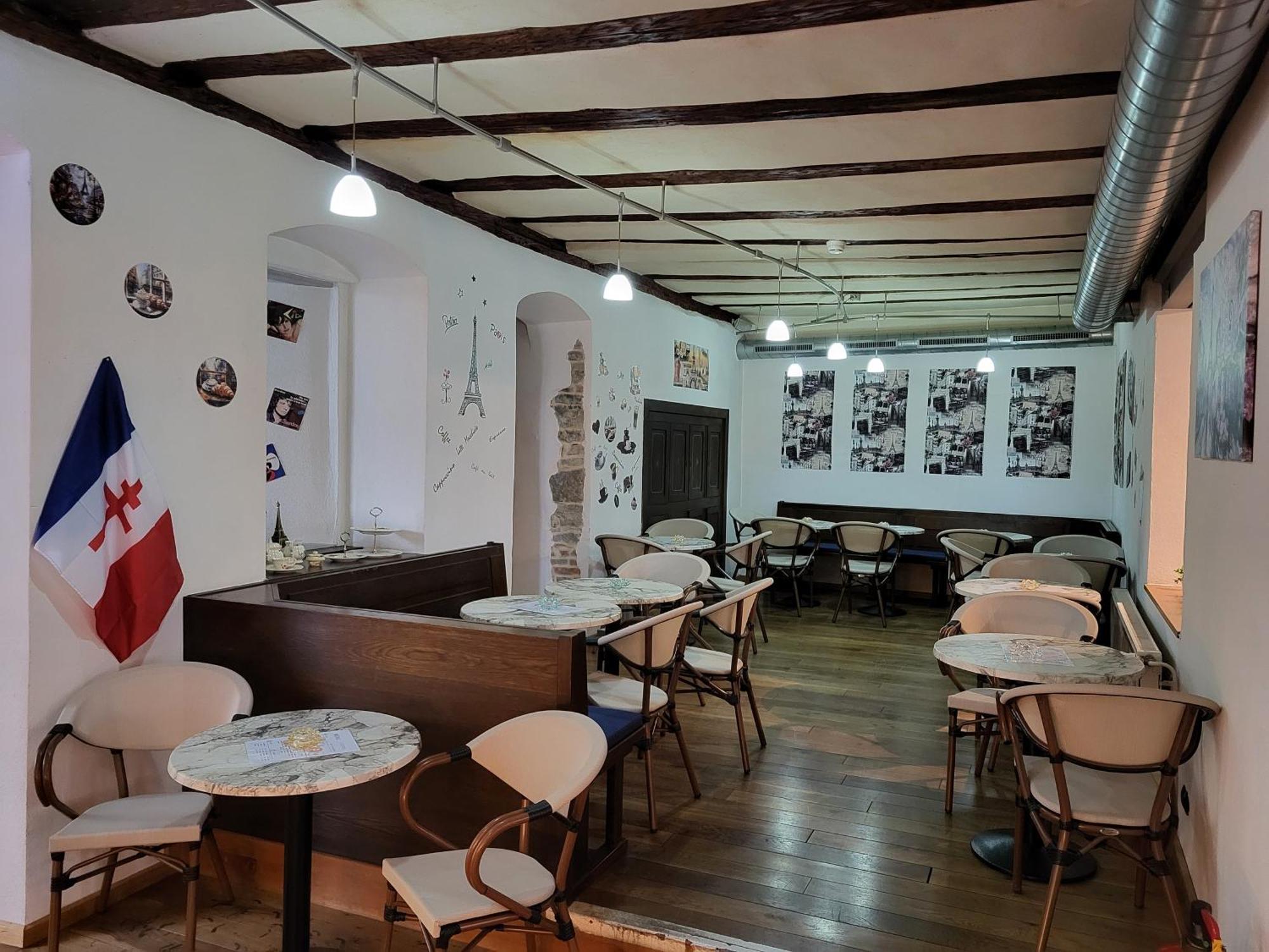 Zell am Main Gasthaus Zur Rose, Peruanisches Restaurant Und Franzoesisches Cafe מראה חיצוני תמונה